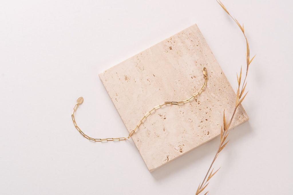 minimalists gold chain bali bracelet